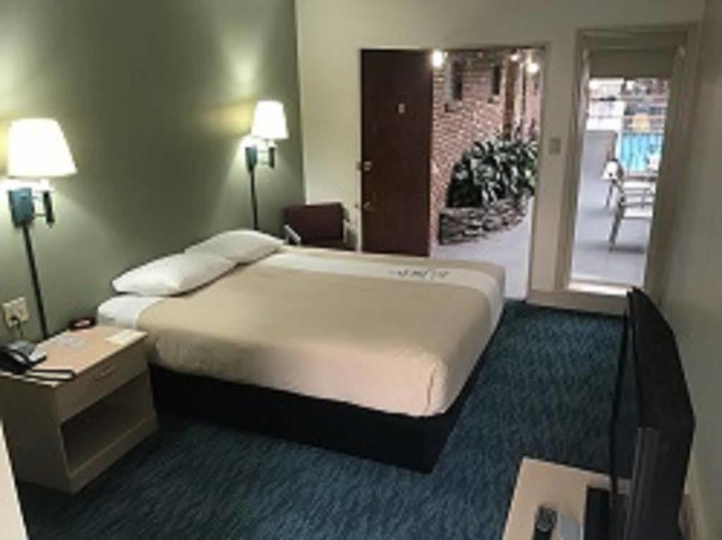 Bluebird Spa City Motor Lodge Saratoga Springs Dış mekan fotoğraf